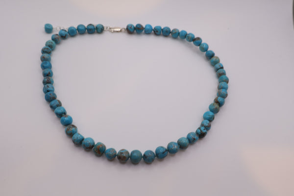 Hand-knotted Turquoise Beaded Necklace