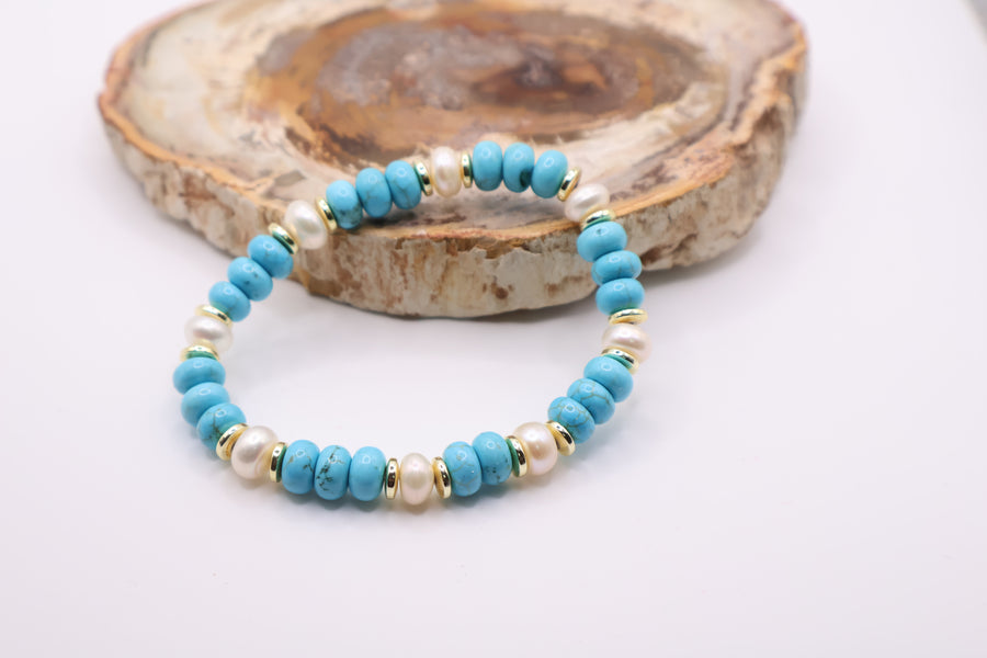 Magnesite Turquoise and Freshwater Pearl Bracelet