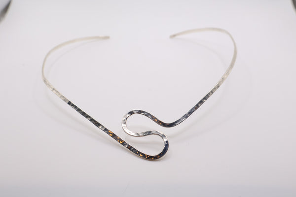 Hammered silver-tone metal collar necklace