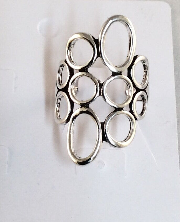 Sterling Silver Circles Ring. R111905 Size Just Under 8 & 1/2